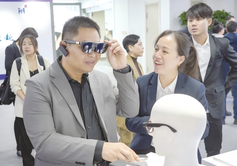 國際嘉賓南寧行 智能眼鏡探創新，山水綠城賞生態